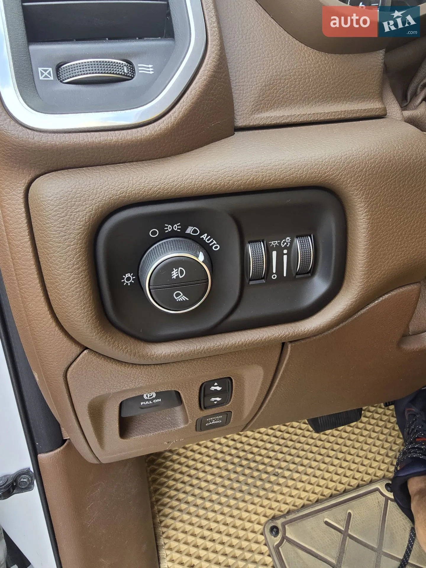 2018 Dodge RAM - мініатюра 18