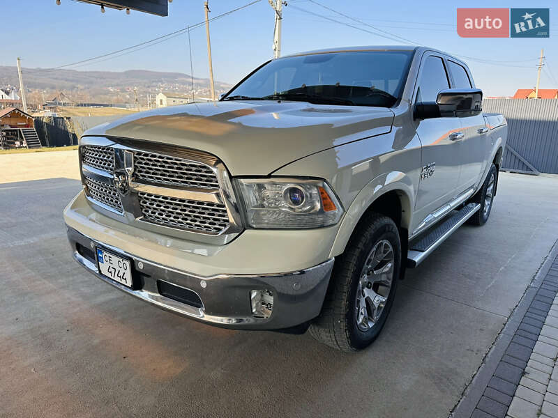 Пікап Dodge RAM 1500 2015 в Чернівцях