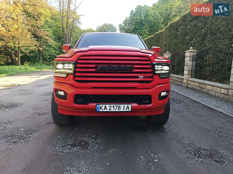 Dodge RAM 1500 2015