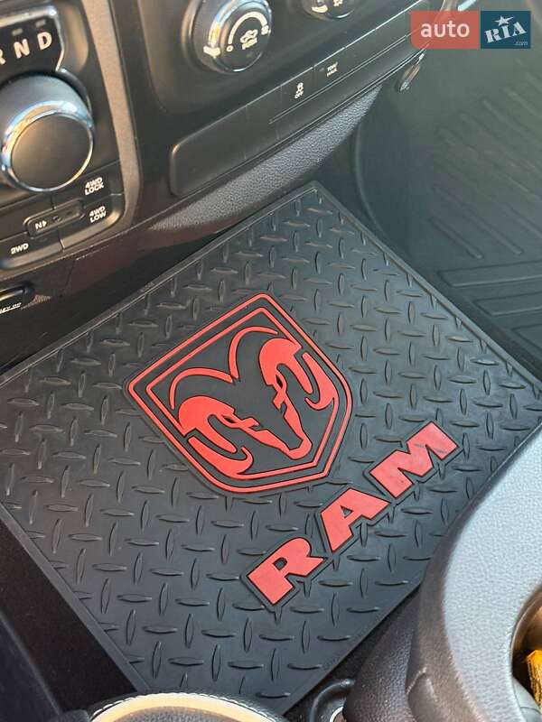 Пикап Dodge RAM 1500 2015 в Львове