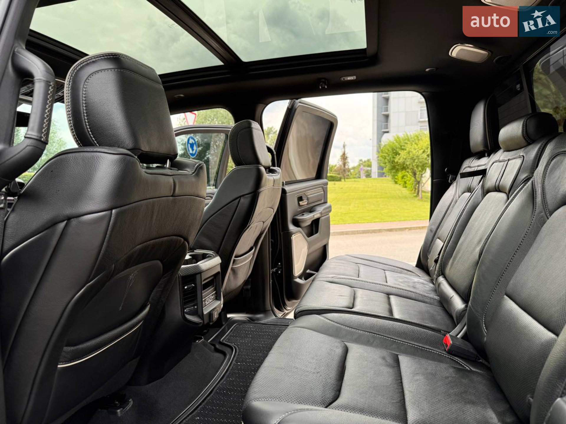 2019 Dodge RAM - мініатюра 18