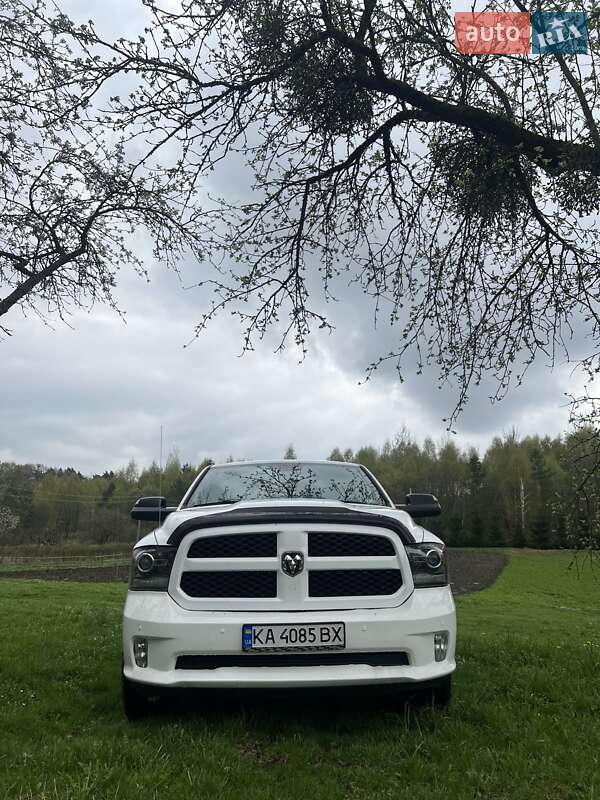 Пикап Dodge RAM 1500 2015 в Львове