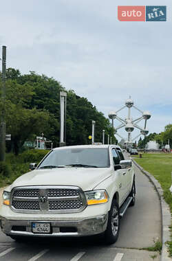 Пікап Dodge RAM 1500 2015 в Чернівцях