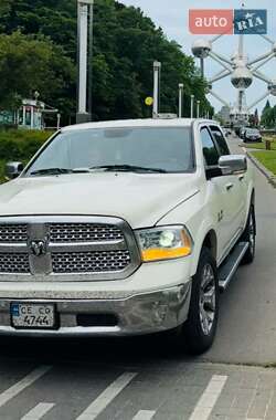 Пикап Dodge RAM 1500 2015 в 