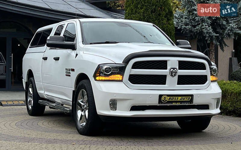 Dodge RAM 1500 2015