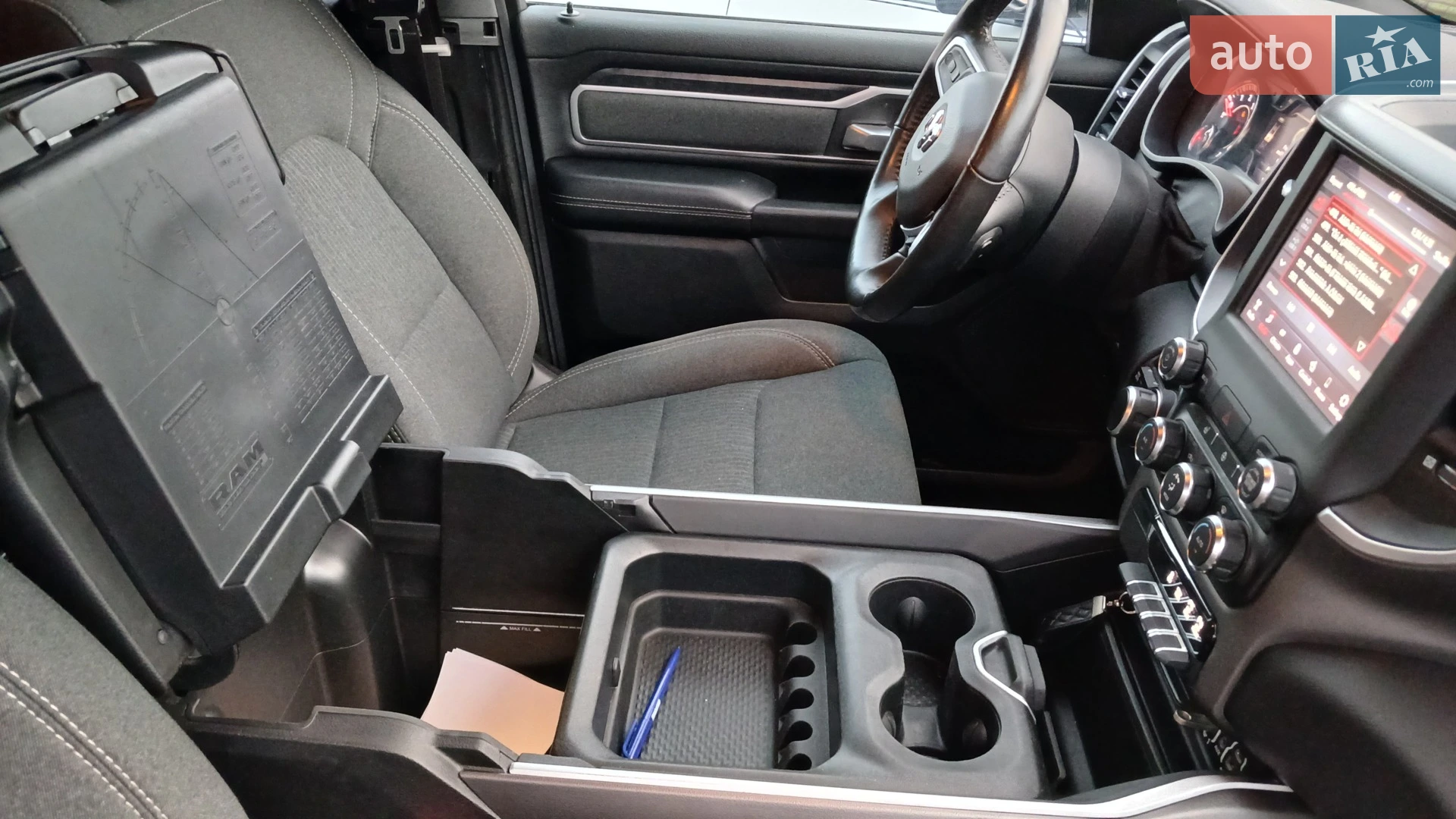 2020 Dodge RAM - мініатюра 11