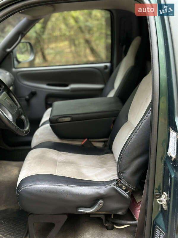 Пікап Dodge RAM 1500 2000 в Києві