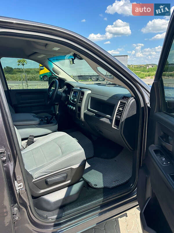 Пикап Dodge RAM 1500 2015 в Львове