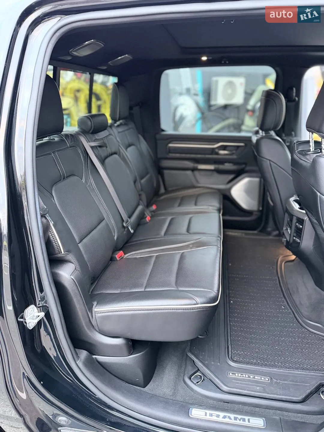 2021 Dodge RAM - мініатюра 15