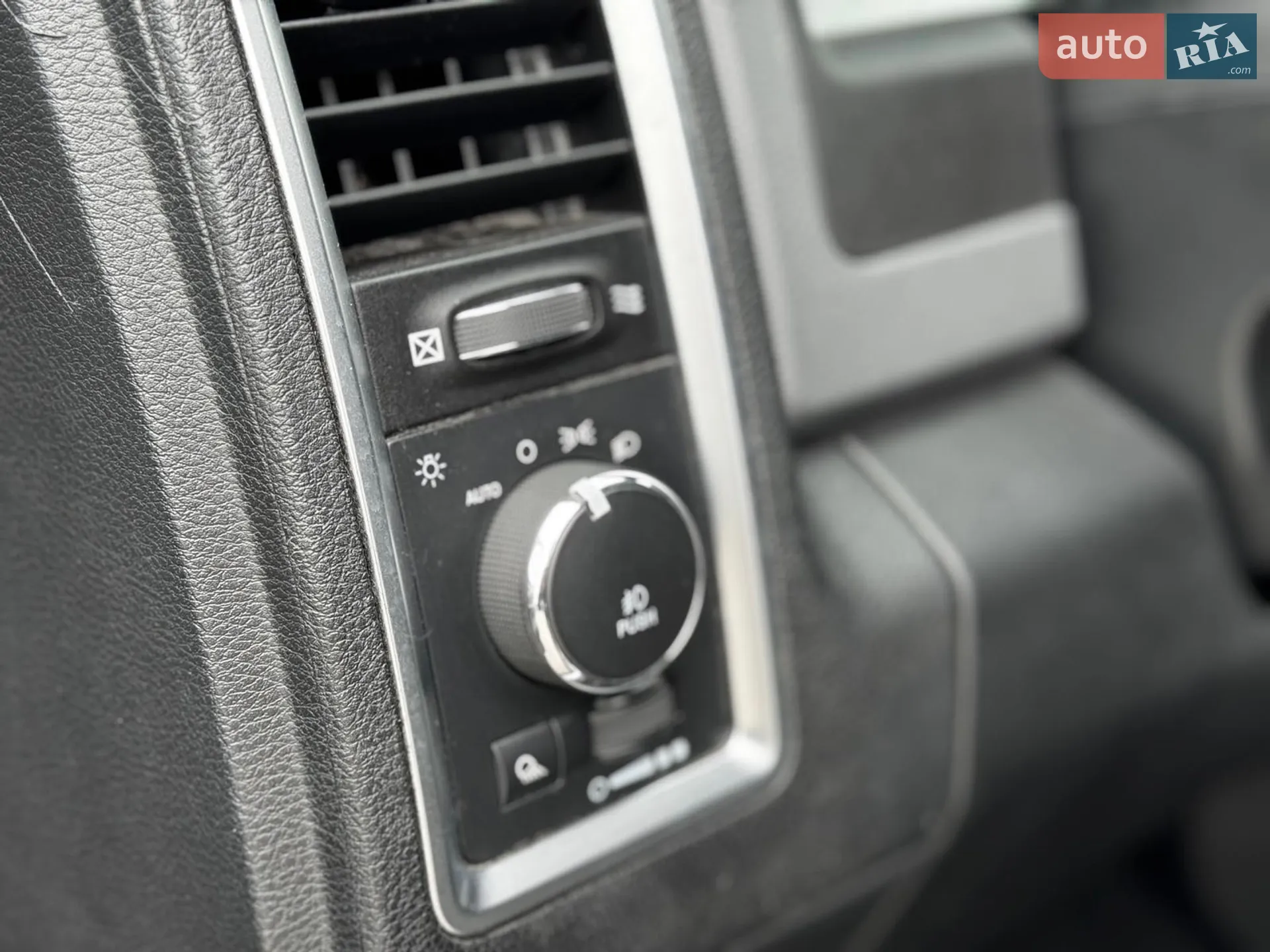 2015 Dodge RAM - мініатюра 13