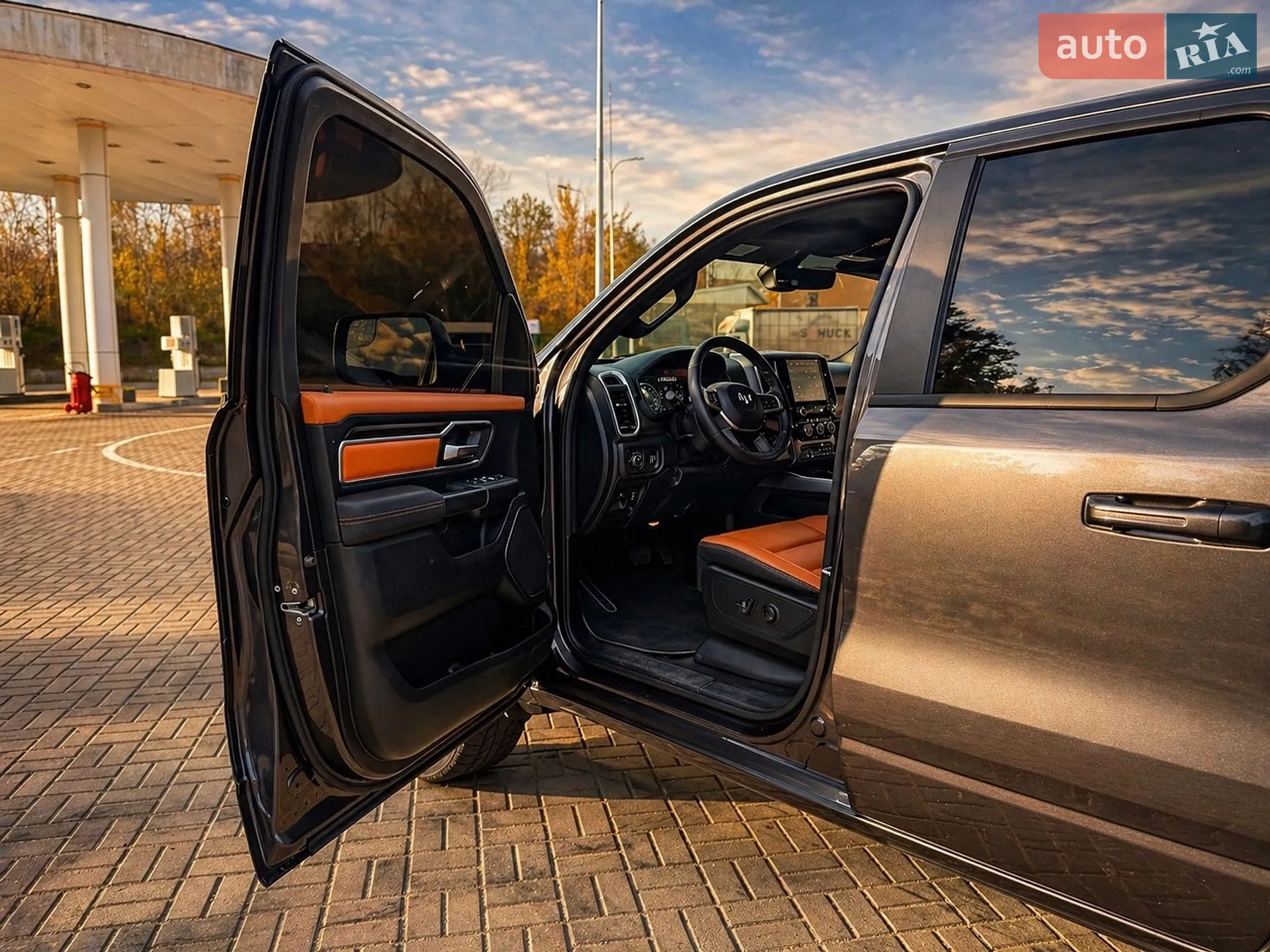 2021 Dodge RAM - мініатюра 8