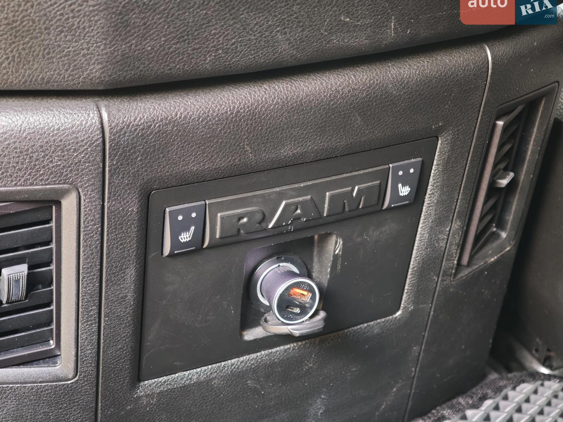 2018 Dodge RAM - мініатюра 24
