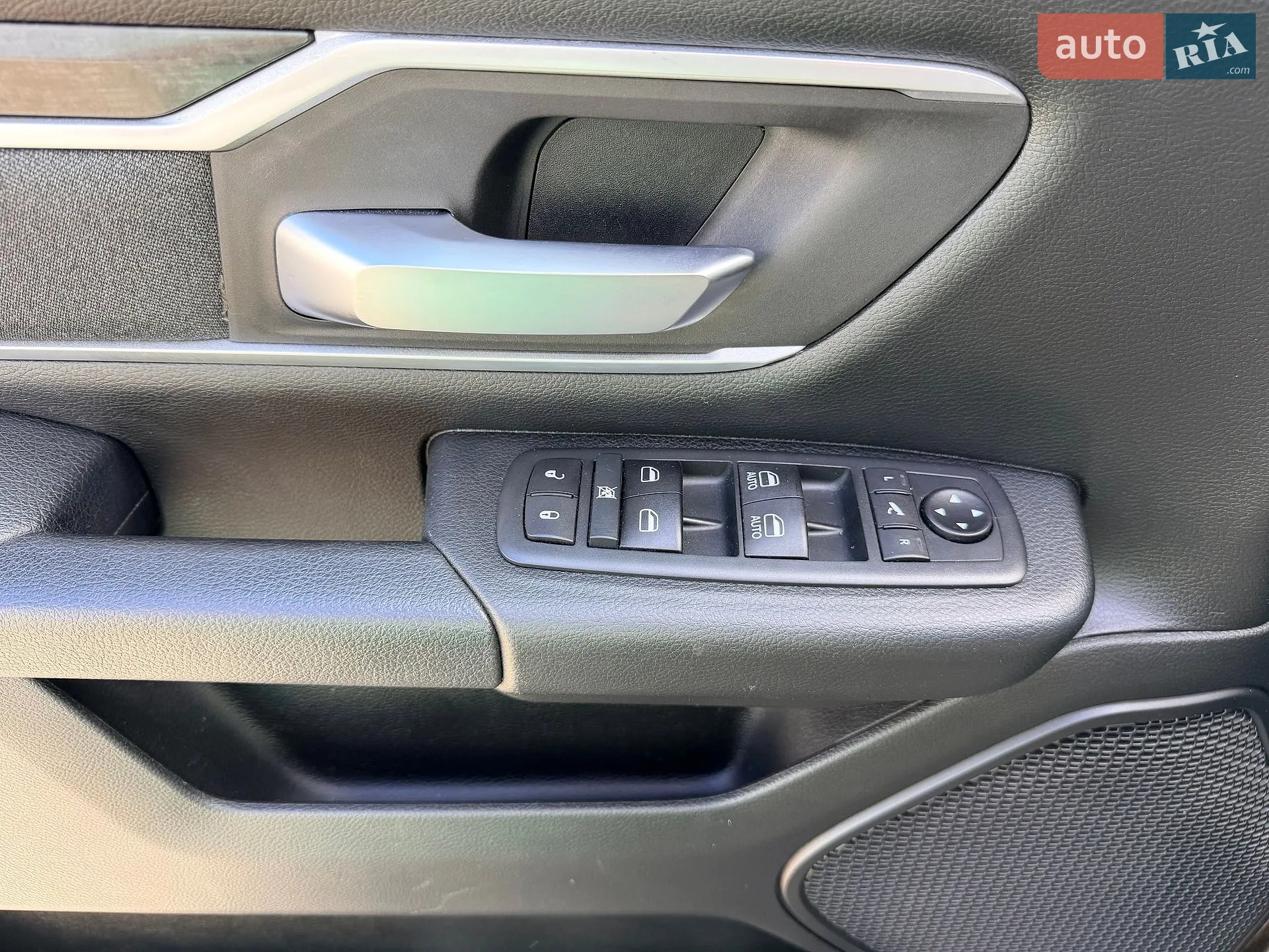 2020 Dodge RAM - мініатюра 36