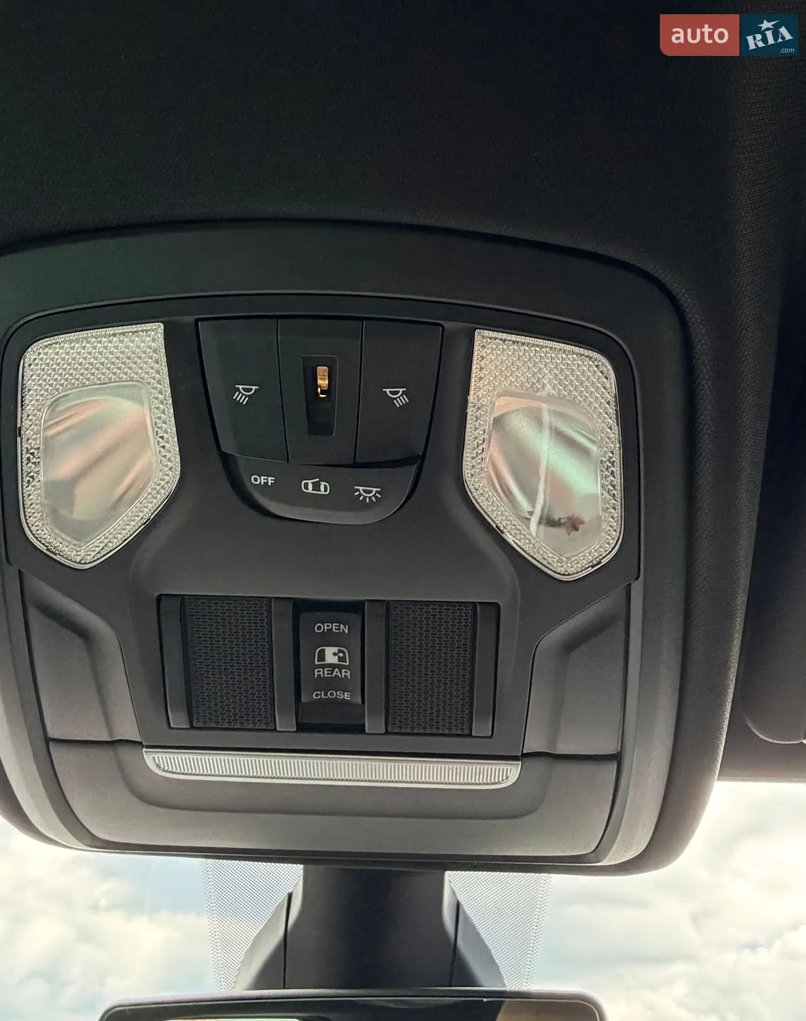 2020 Dodge RAM - мініатюра 87