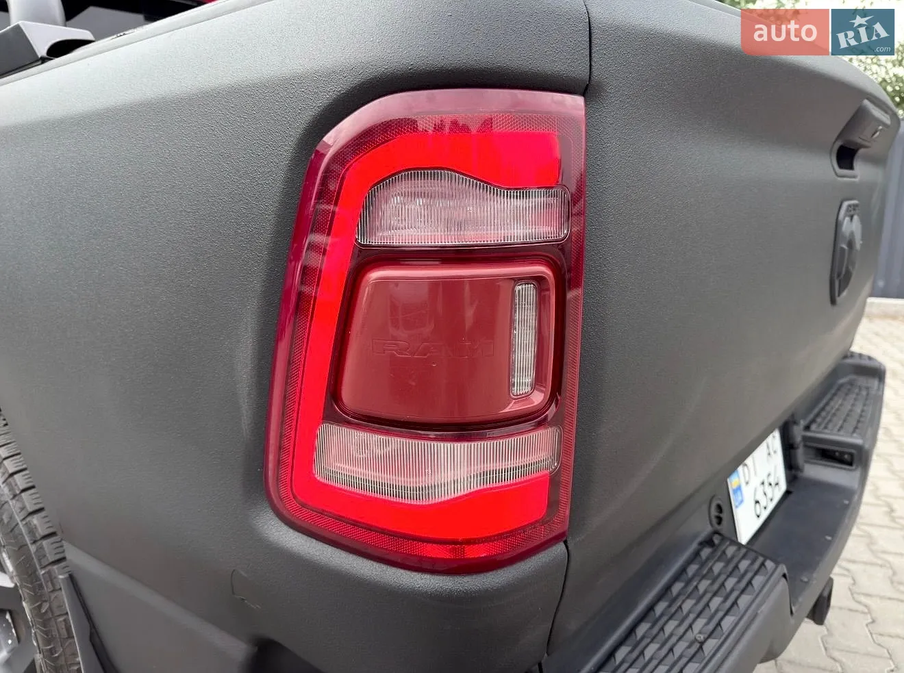 2019 Dodge RAM - мініатюра 21