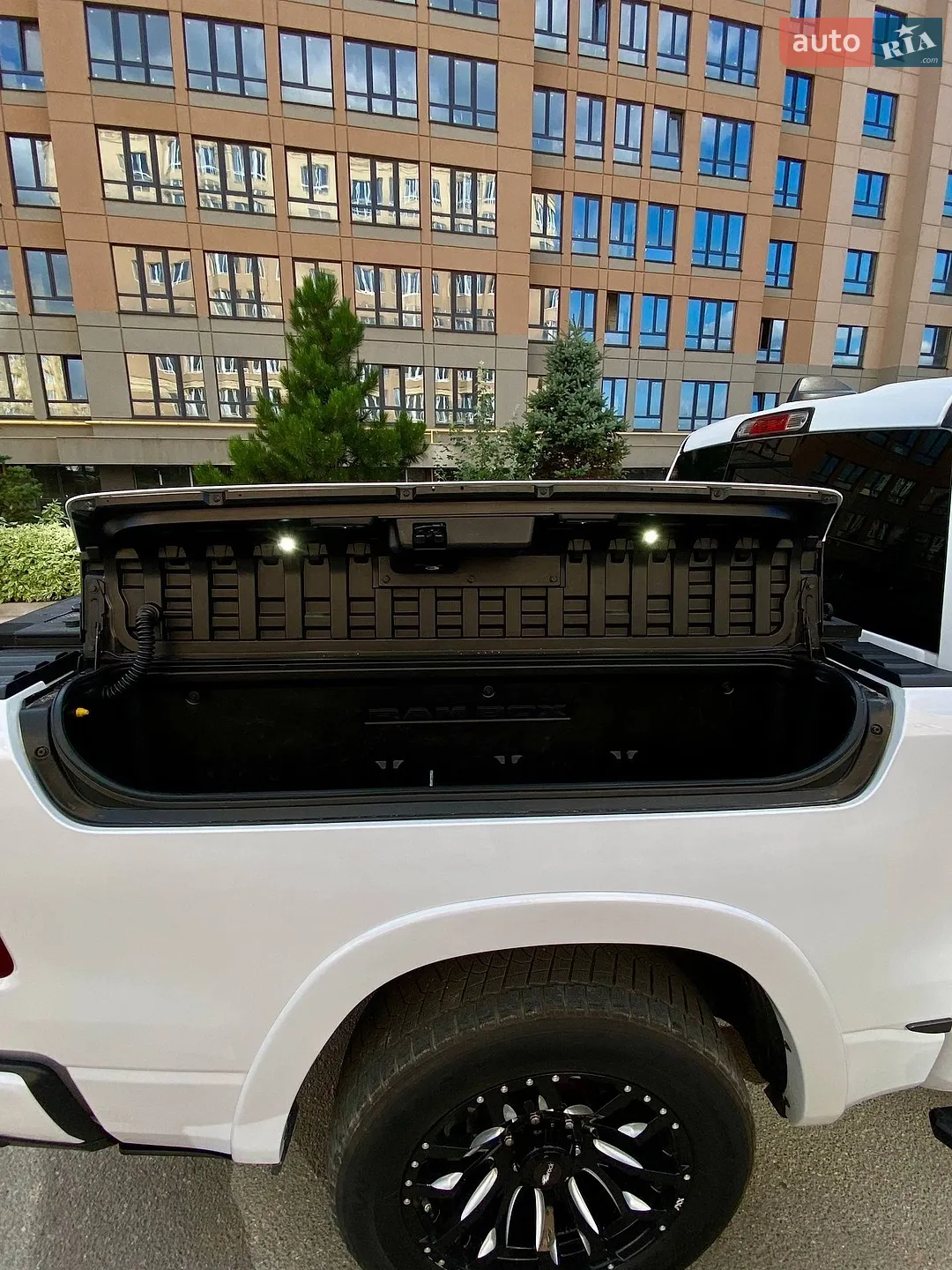 2019 Dodge RAM - мініатюра 8