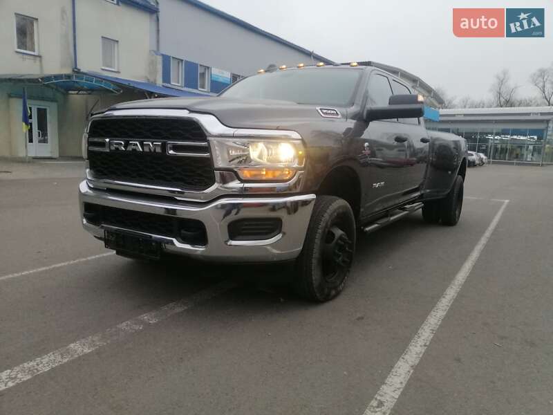 Пикап Dodge RAM 3500 2018 в Ивано-Франковске