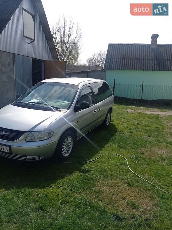 Минивэн Dodge Ram Van 2002 в Турийске