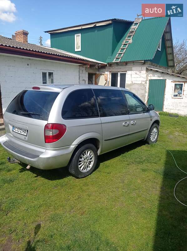 Минивэн Dodge Ram Van 2002 в Турийске