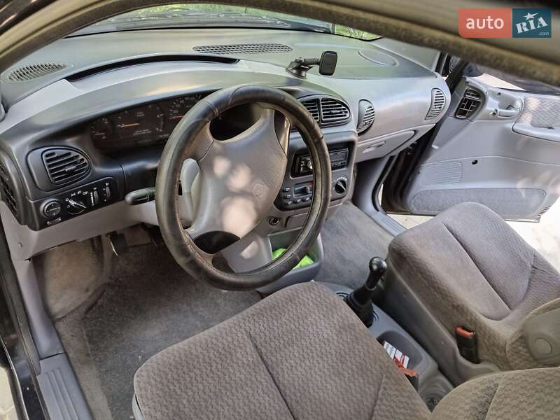 Минивэн Dodge Ram Van 2000 в Черноморске