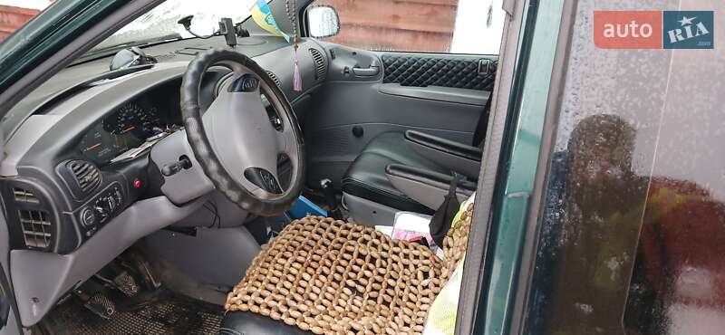 Мінівен Dodge Ram Van 1998 в Іванкові