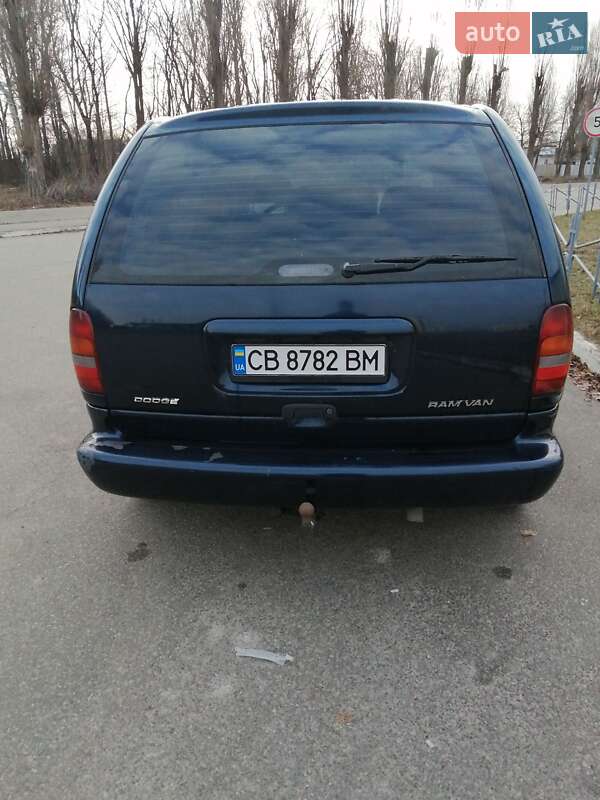 Минивэн Dodge Ram Van 2000 в Чернигове