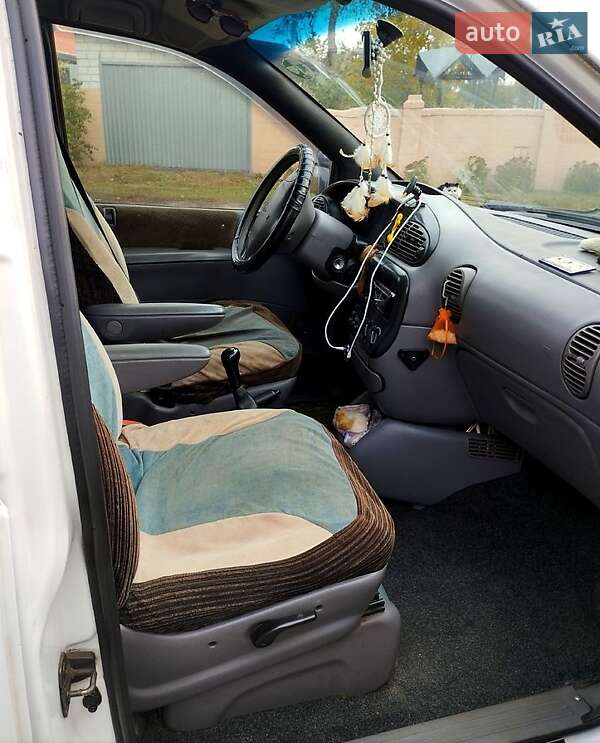 Минивэн Dodge Ram Van 1997 в Змиеве