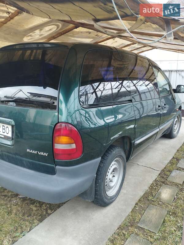Минивэн Dodge Ram Van 1998 в Ивано-Франковске