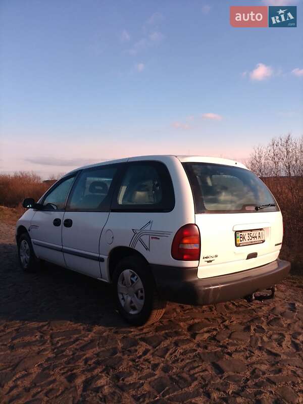 Минивэн Dodge Ram Van 2000 в Костополе