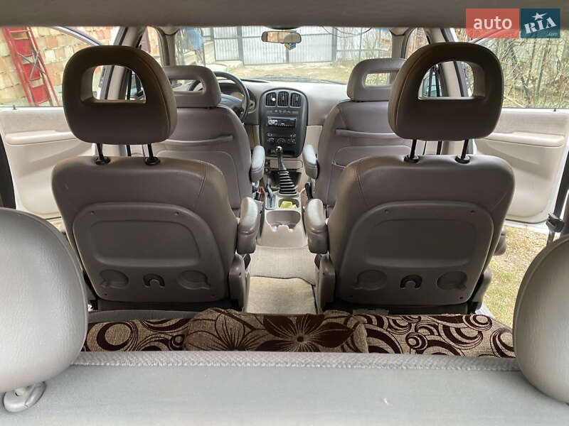 Минивэн Dodge Ram Van 2003 в Черновцах