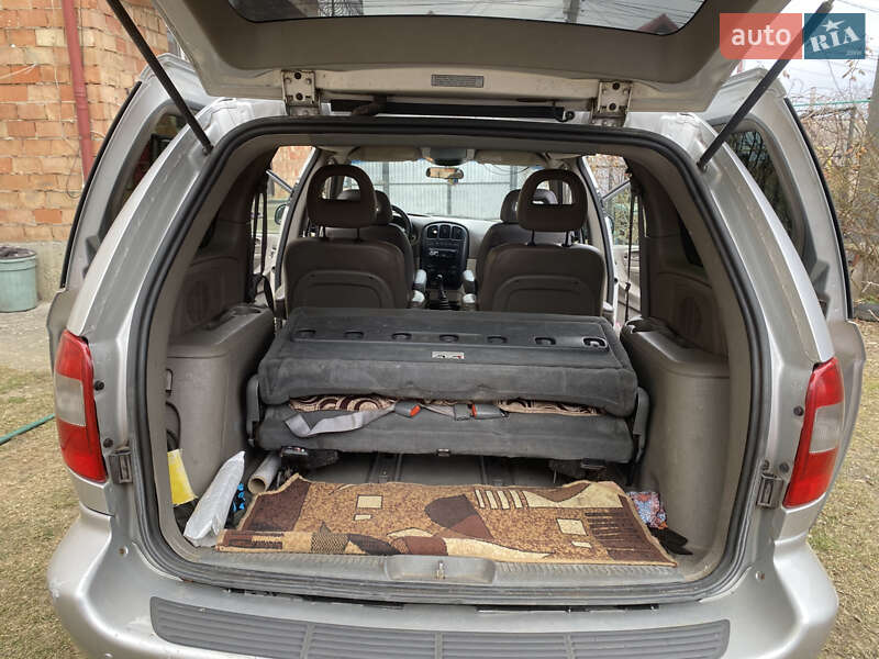 Минивэн Dodge Ram Van 2003 в Черновцах