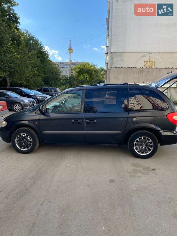 Мінівен Dodge Ram Van 2002 в Чернівцях