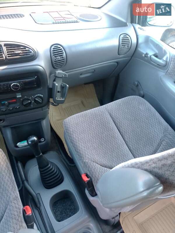 Минивэн Dodge Ram Van 2000 в Ровно