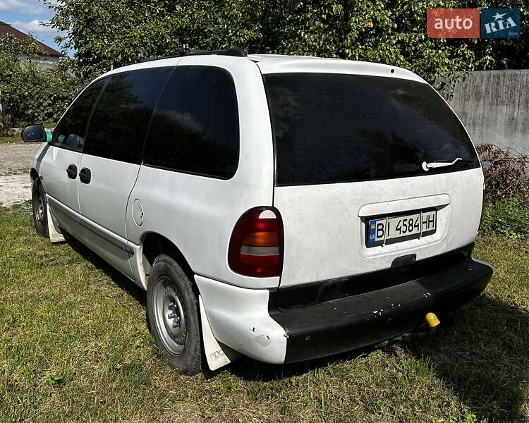 Мінівен Dodge Ram Van 2000 в Радивиліві