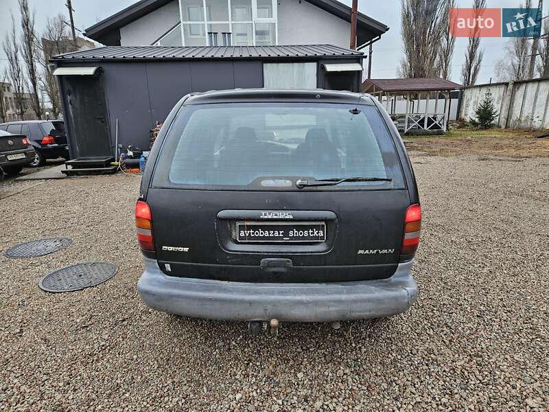 Минивэн Dodge Ram Van 1998 в Шостке