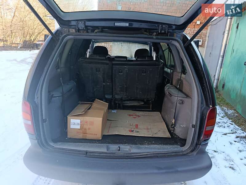 Минивэн Dodge Ram Van 2000 в Черновцах