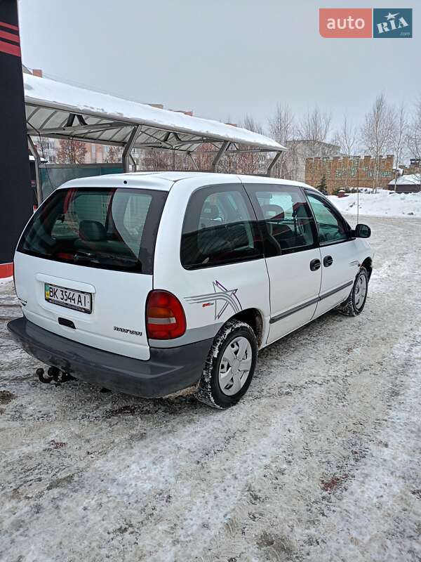 Минивэн Dodge Ram Van 2000 в Ровно