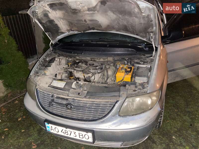 Мінівен Dodge Ram Van 2003 в Мукачевому