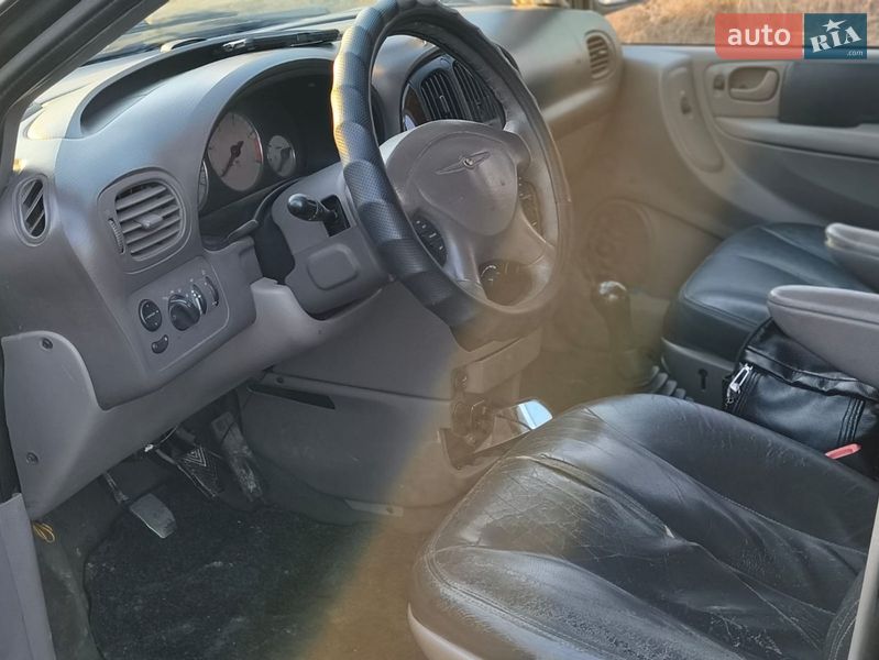 Мінівен Dodge Ram Van 2003 в Городку