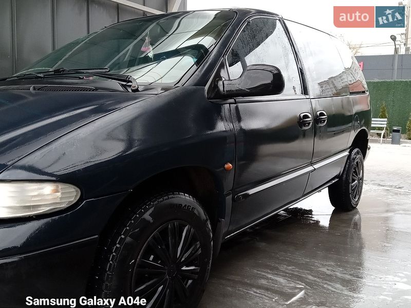 Мінівен Dodge Ram Van 2000 в Умані