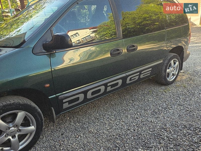 Минивэн Dodge Ram Van 2001 в Виноградове