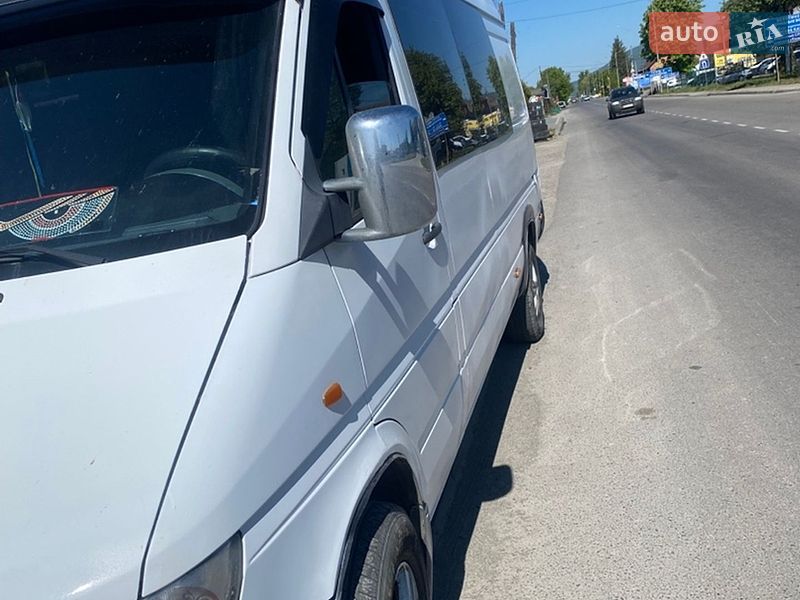 Вантажопасажирський фургон Dodge Sprinter 2006 в Хусті