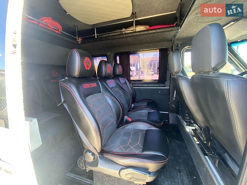 Вантажопасажирський фургон Dodge Sprinter 2006 в Хусті