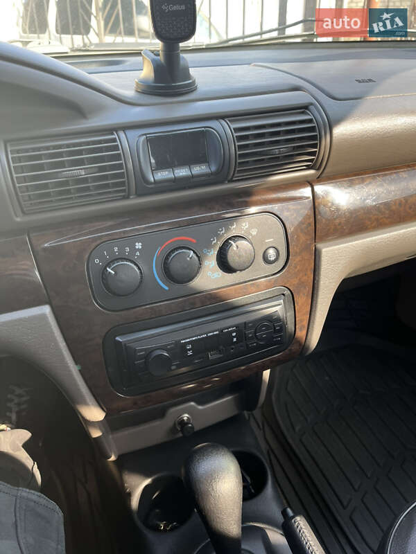 Седан Dodge Stratus 2003 в Николаеве