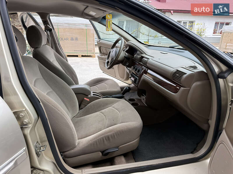 Седан Dodge Stratus 2001 в Теребовле