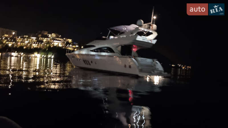 Моторная яхта Dominator 68 2009 в 