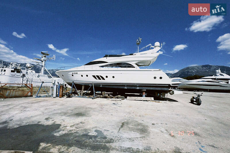 Моторная яхта Dominator 68 2009 в Киеве