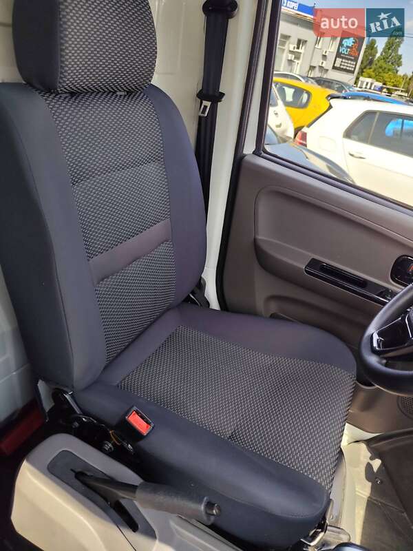 Грузовой фургон Dongfeng EM26 2022 в Киеве