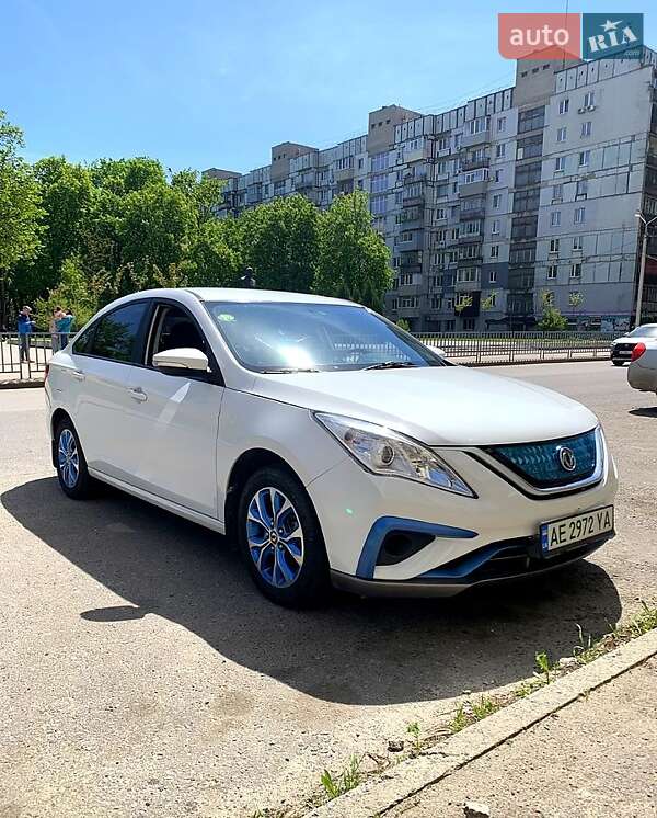 Седан Dongfeng Fengxing S50-EV 2018 в 