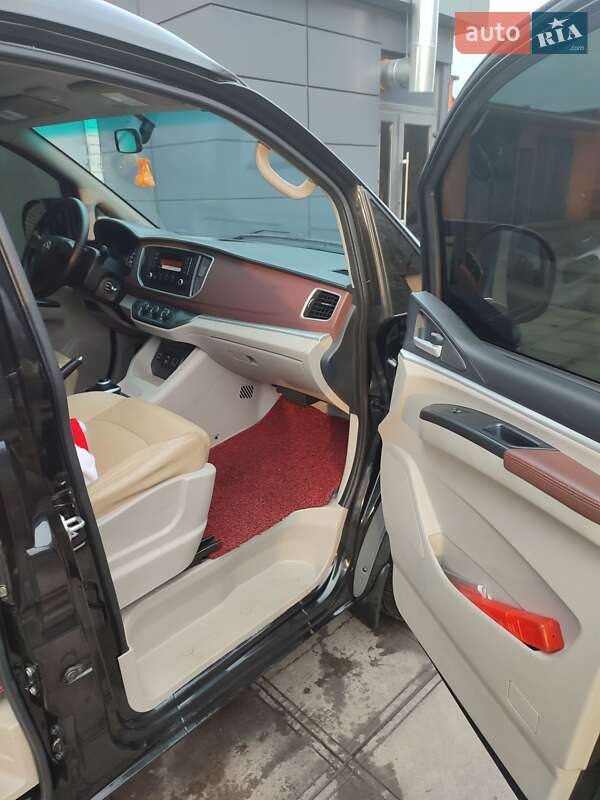 Минивэн Dongfeng M5EV 2019 в Смеле